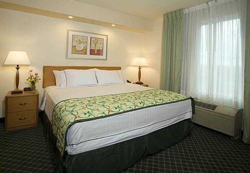 Fairfield Inn And Suites By Marriott Tampa Brandon Værelse billede