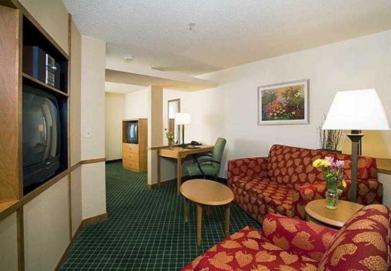Fairfield Inn And Suites By Marriott Tampa Brandon Værelse billede